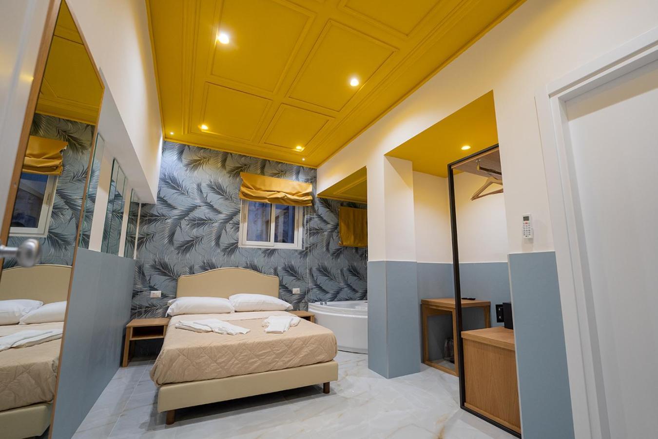 Greros H. Rooms Napoli Centro By Clapa Group Dislocated Hospitality Exterior foto